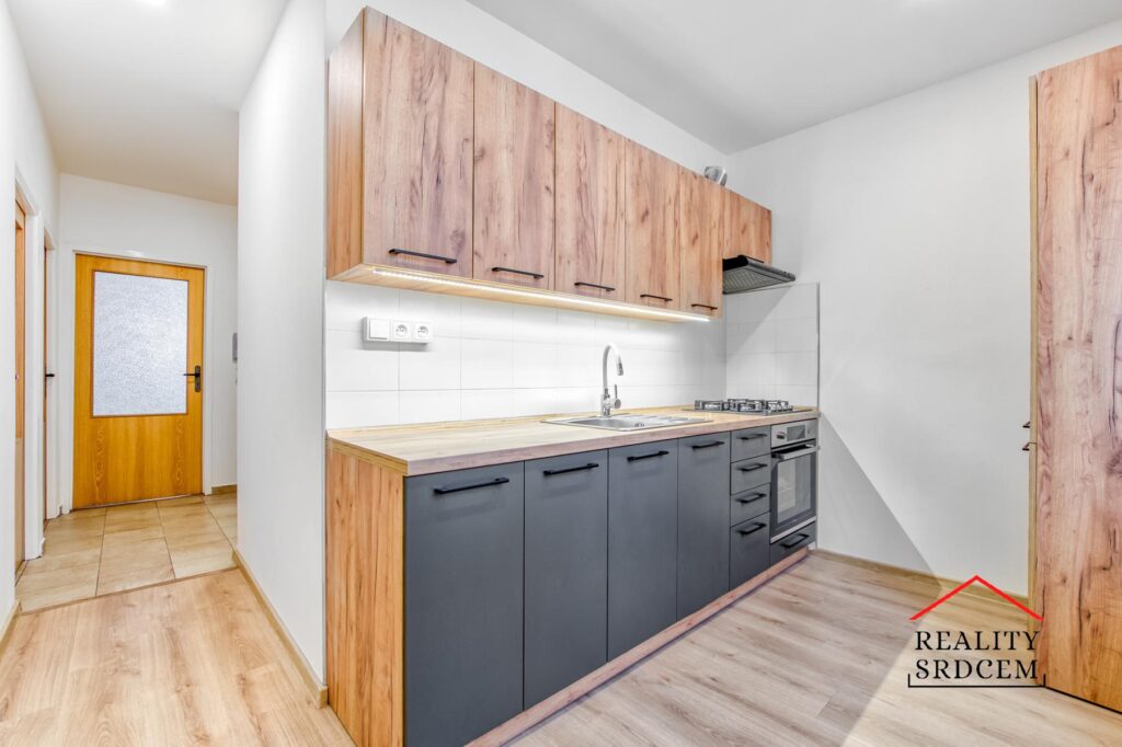 Pronájem bytu v os. vl. 3+1+lodžie/73m2 na ul. Borovského, Karviná – Mizerov