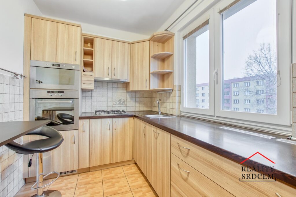 Pronájem družs. bytu 2+1+lodžie/55m2 na ul. Školská, Karviná – Ráj