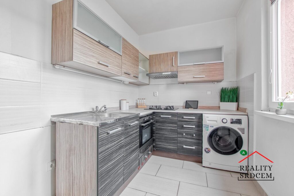 Prodej družs. bytu 2+1+lodžie/54m2  na ul. Prameny, Karviná – Ráj