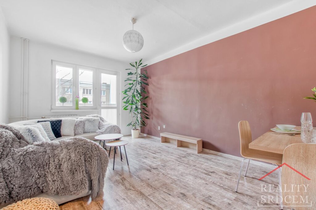 Pronájem družs. bytu 2+1+lodžie/55m2 na ul. Prameny, Karviná – Ráj