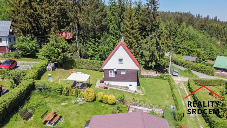 Sledujte mě na sociálních sítích 4