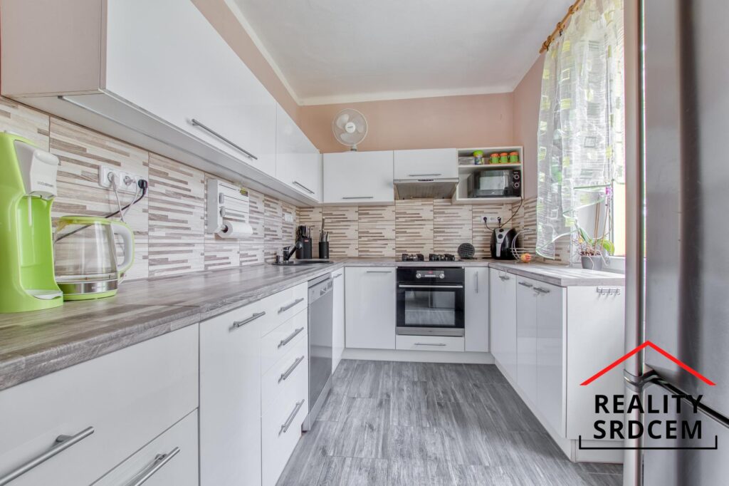 Pronájem bytu v os. vl. o velikosti 3+kk/60m2 na ul. Březová, Karviná – Ráj