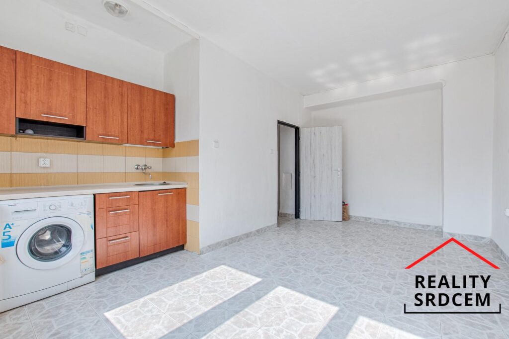 Pronájem družs. bytu 1+kk/21m2 na ul. U Lesa, Karviná – Ráj