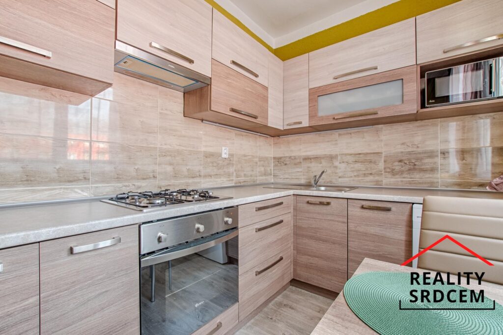 Prodej družs. bytu o velikosti 2+1+lodžie/53 m2 na ul. Borovského, Karviná – Mizerov