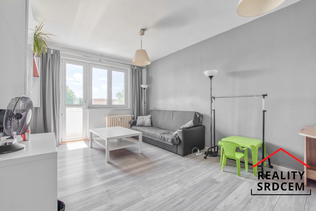Pronájem bytu v os. vlast. 2+1+zasklená lodžie/51 m2 na ul. Kirovova, Karviná – Mizerov