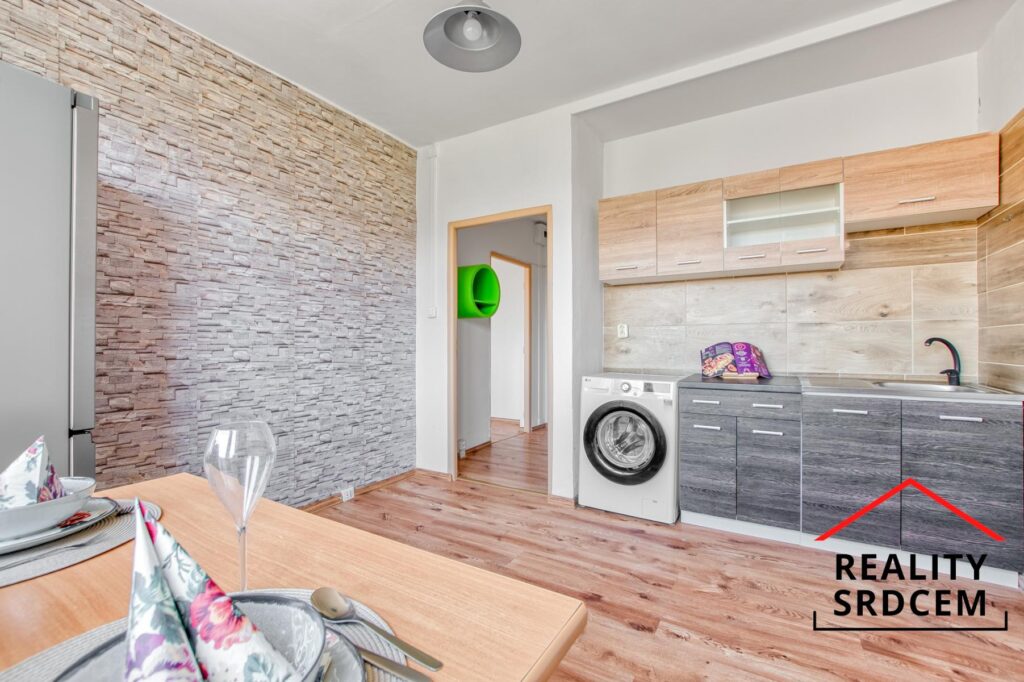 Prodej družs. bytu 1+1/37m2 na ul. Divišova, Karviná – Hranice