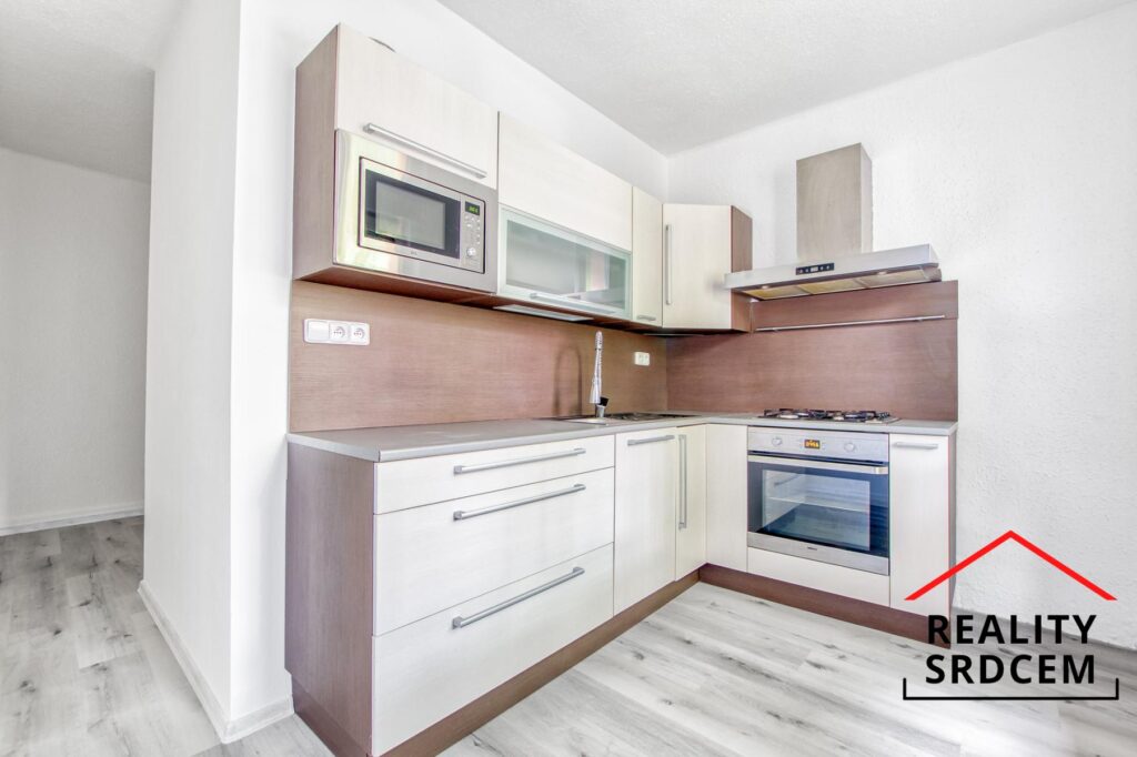 Pronájem družs. bytu 2+1+lodžie/ 55m2 na ul. Haškova, Karviná – Ráj