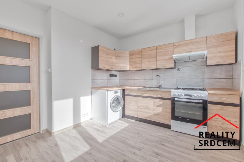 Pronájem bytu v os. vlast. o velikosti 1+1/36 m2 na ul. U Studny, Karviná -Mizerov