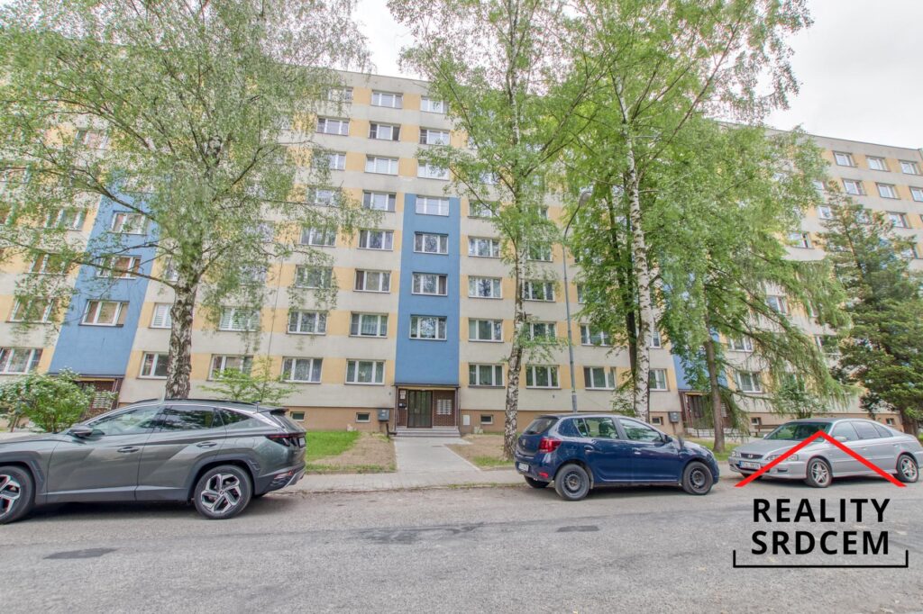 Pronájem družs. bytu 3+1 s výklenkem/74 m2 na ul. Kašparova, Karviná – Hranice