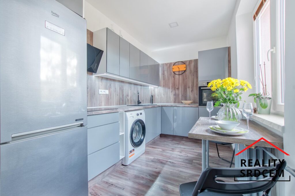 Pronájem družs. bytu 2+1+lodžie/56 m2 na ul Na Kopci, Karviná – Mizerov