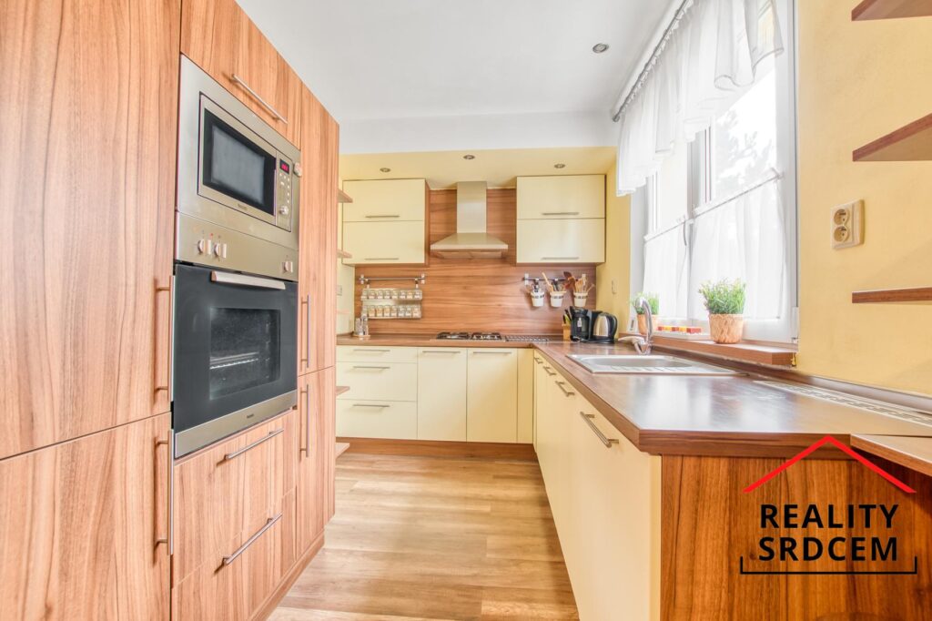 Pronájem družs. bytu 3+1+lodžie/66 m2 na ul. Na Kopci, Karviná – Mizerov