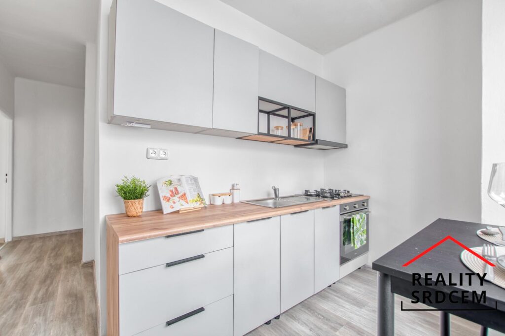 Pronájem bytu v os. vlast. 2+1+lodžie/52 m2 na ul. Čajkovského, Karviná – Mizerov