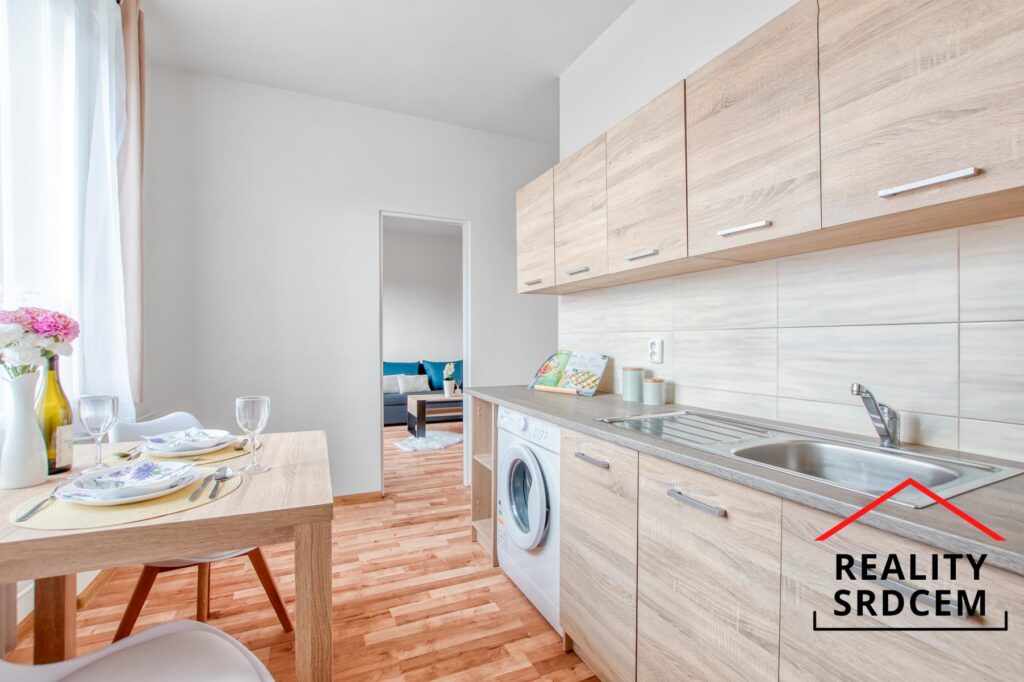 Pronájem bytu v os. vlast. 1+1/36 m2 na ul. V Aleji, Karviná – Ráj