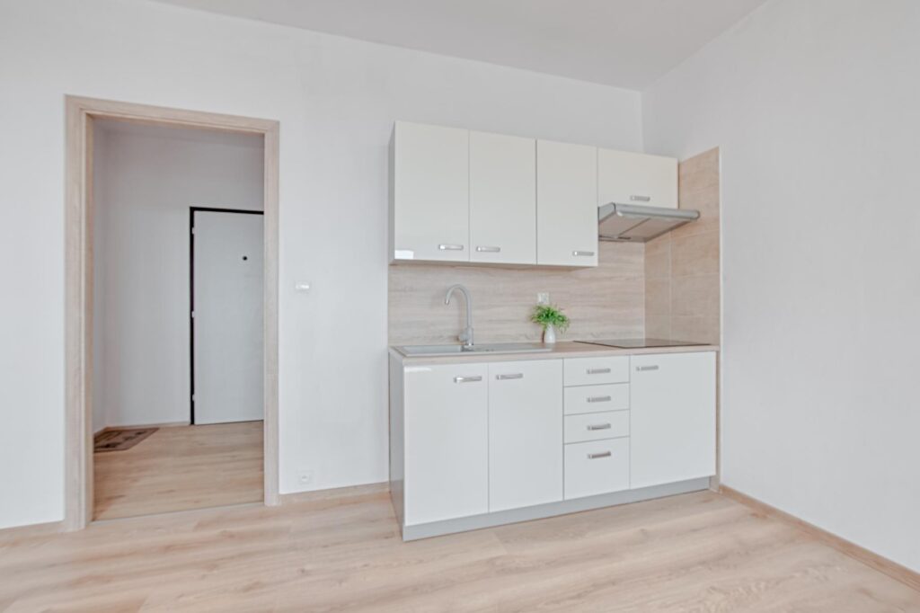 Pronájem družstevní garsoniery/33m2 – ul. Adamusova, Orlová – Lutyně
