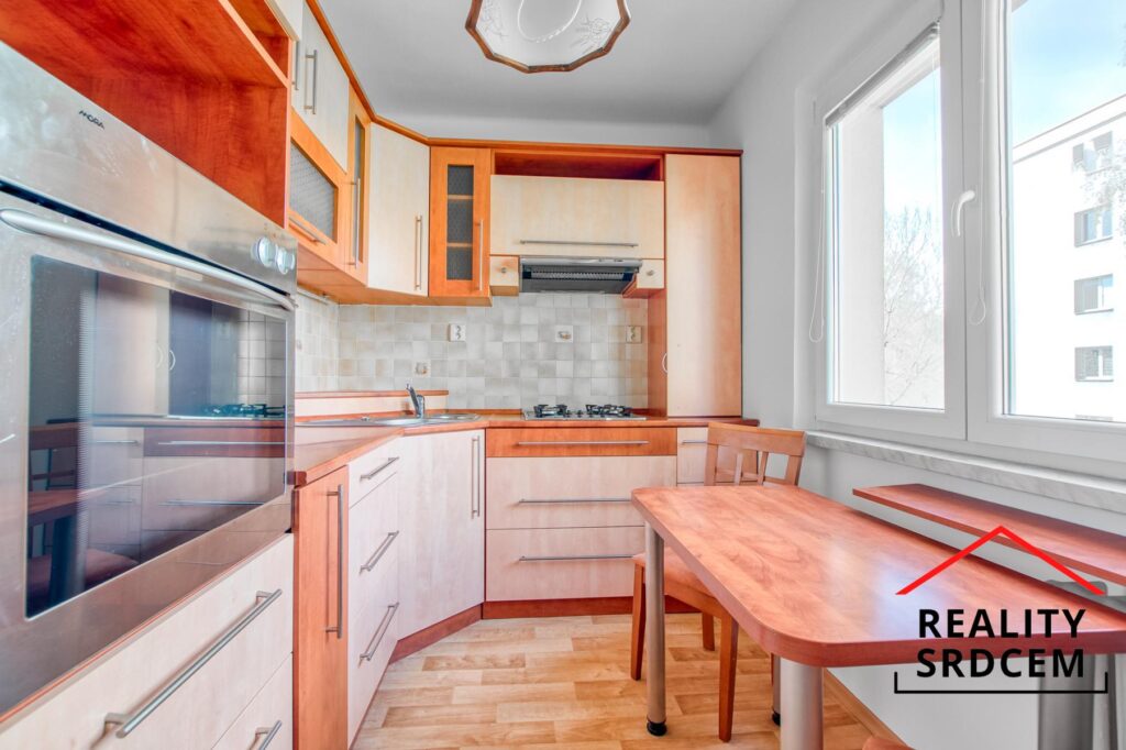 Pronájem bytu v os. vl. 2+1+lodžie/55 m2 na ul. Borovského, Karviná – Mizerov