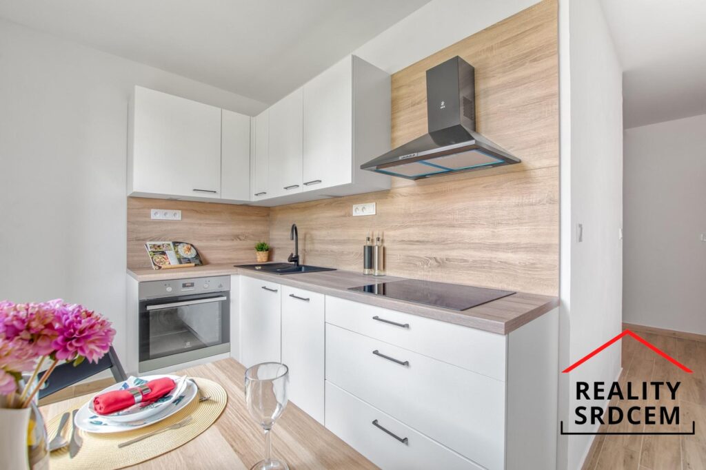 Pronájem družs. bytu o velikosti 2+1+lodžie/55 m2 na ul. Na Kopci, Karviná – Mizerov
