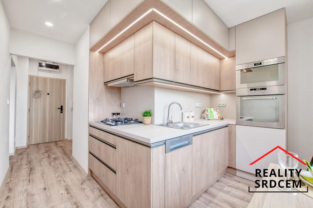 Pronájem bytu v os. vlast. o velikosti 1+1+lodžie/42m2 na ul. Nedbalova, Karviná – Nové město