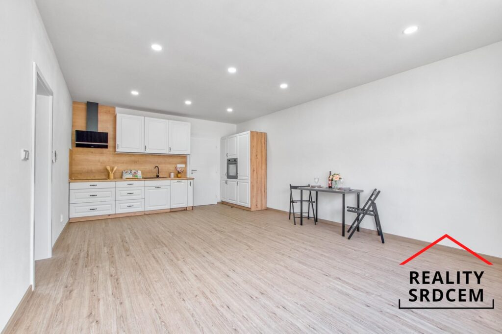 Pronájem bytu v os. vlast. 2+kk/52 m2 na ul. 1. Máje, Bohumín – Skřečoň