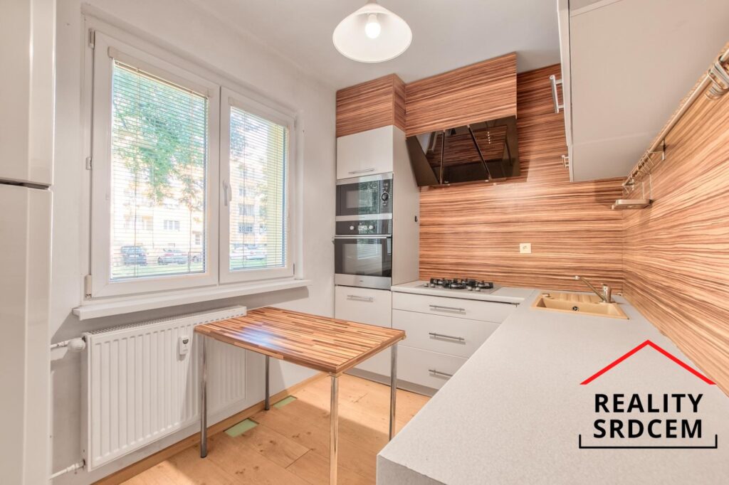 Pronájem bytu v os. vlast. 3+1 s franc. oknem/56 m2 na ul. Horova, Karviná – Ráj