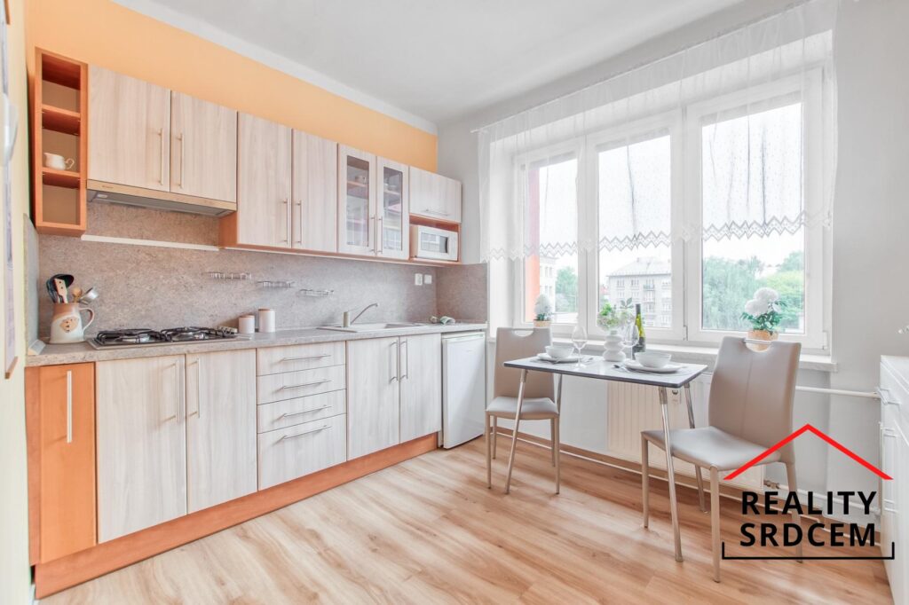 Prodej bytu v os. vlast. o velikosti 1+1+balkon+komora/44 m2 na ul. Tř. Osvobození, Karviná