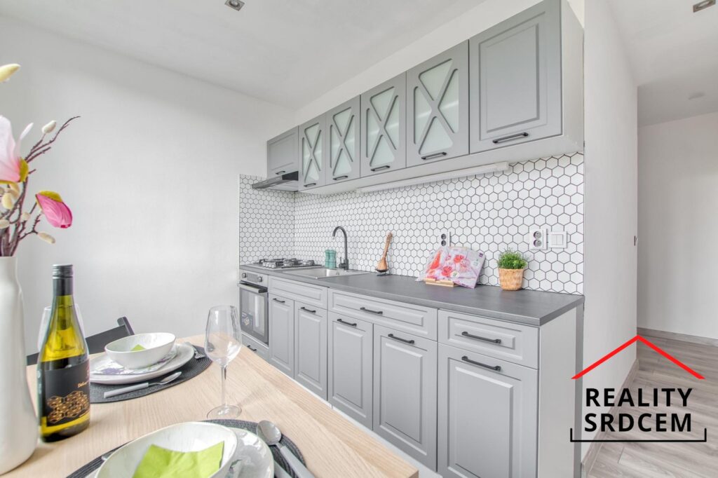 Pronájem bytu v os. vlast. o velikosti 2+1+výklenek/54 m2 na ul. Divišova, Karviná – Hranice