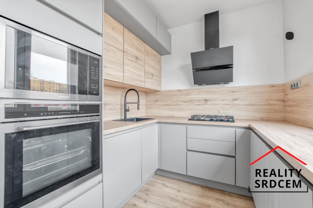 Pronájem družs. bytu o velikosti 3+1+lodžie/80 m2 na ul. Kpt. Jaroše, Orlová Lutyně