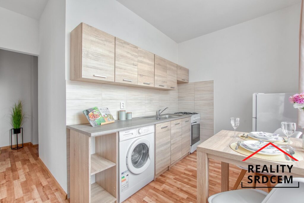 Pronájem bytu v os. vlast. 1+1/36 m2 na ul. V Aleji, Karviná – Ráj