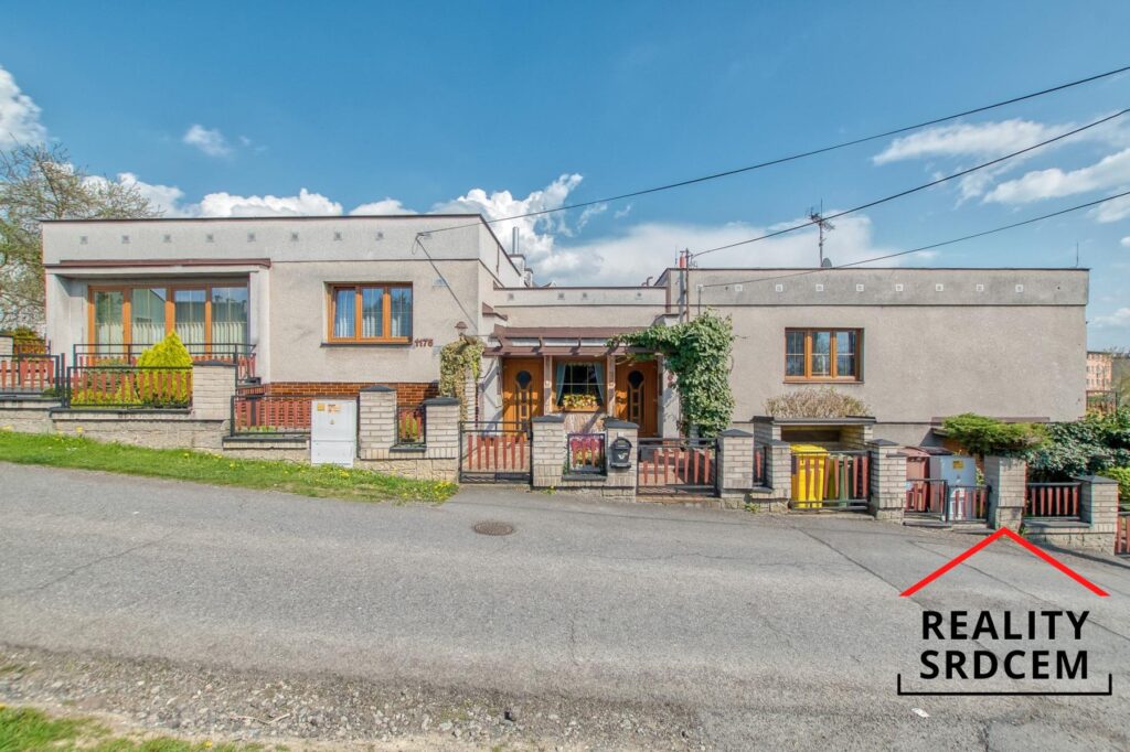 Prodej dvojdomu – 2x 3+1 s pozemkem 1.228 m2 na ul. Třešňová, Orlová