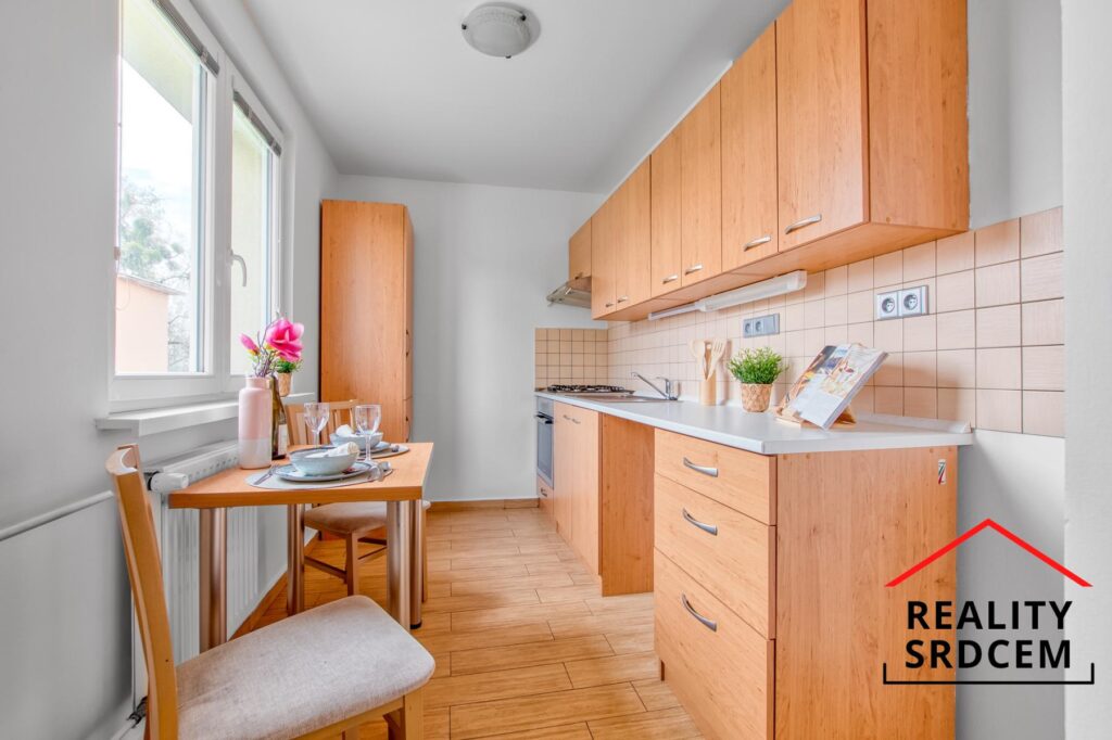 Pronájem bytu v os. vlast. 2+1+lodžie/55 m2 na ul. Školská, Karviná – Ráj