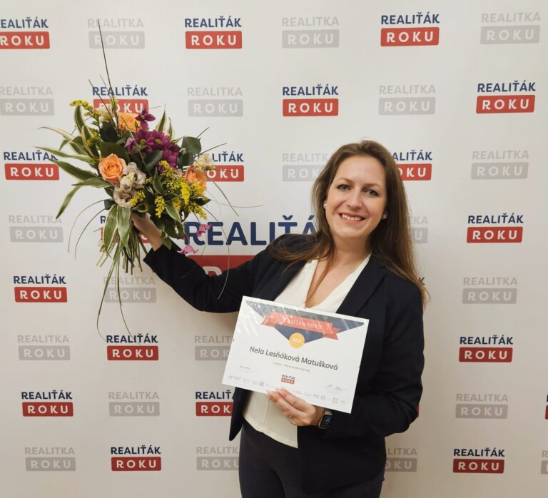 Sledujte mě na sociálních sítích 1